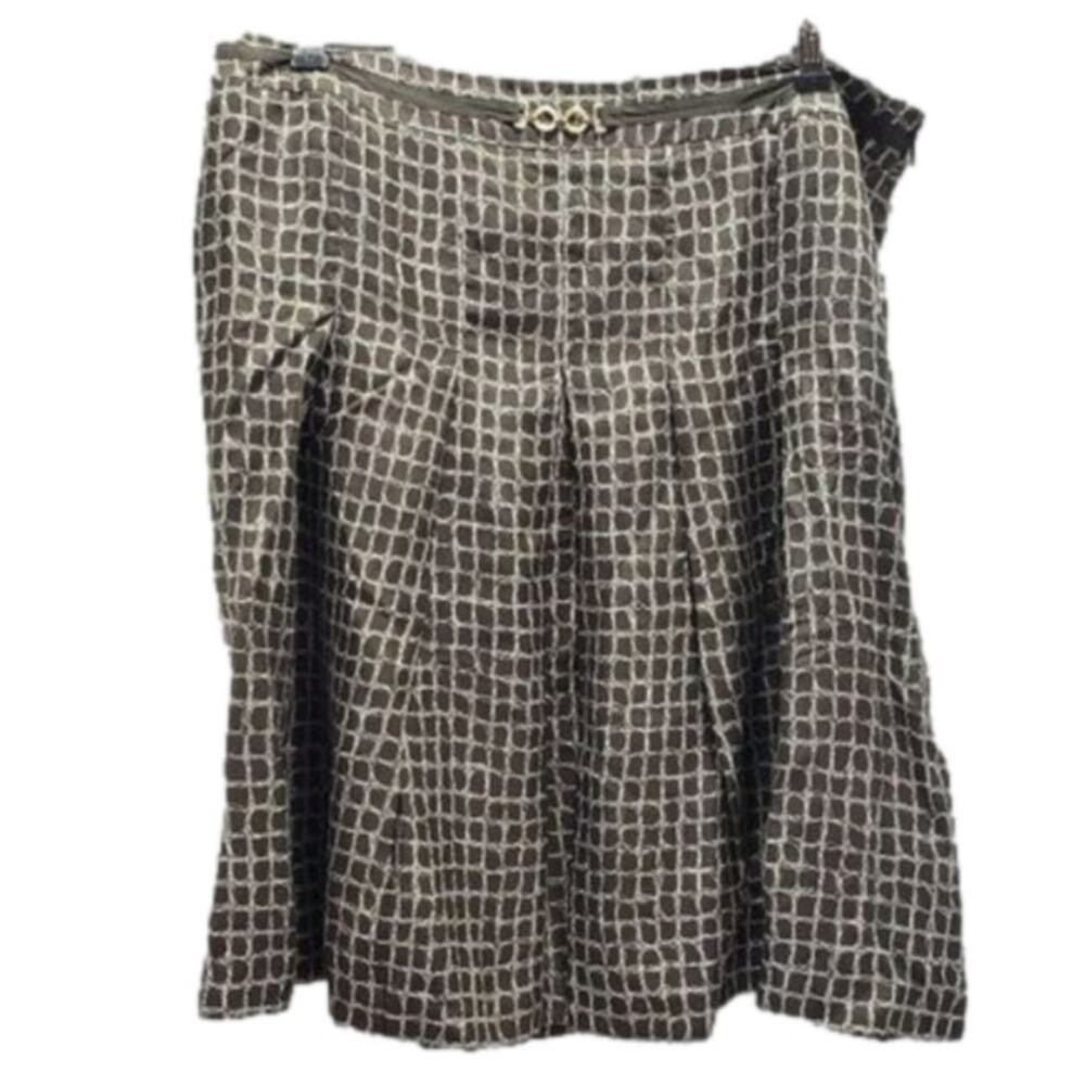 Ann Taylor Brown and white skirt pleated